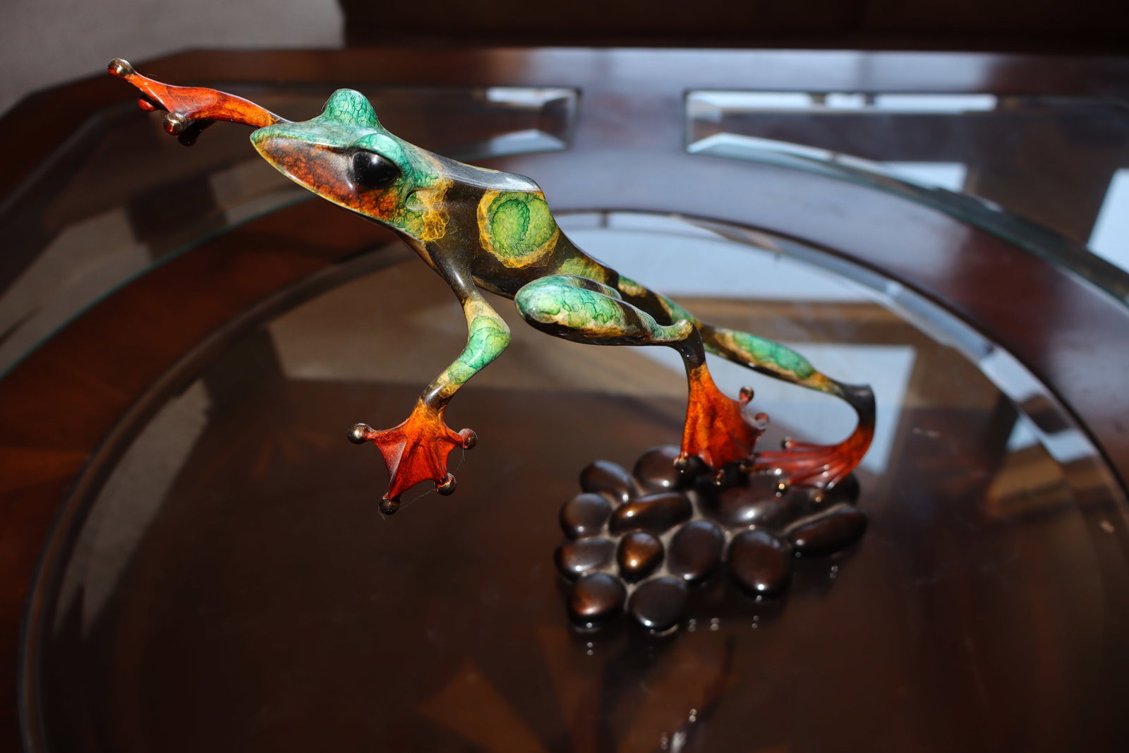 Lot of 2 '"Frog Man" sculptures by Tim Cotterill - 5