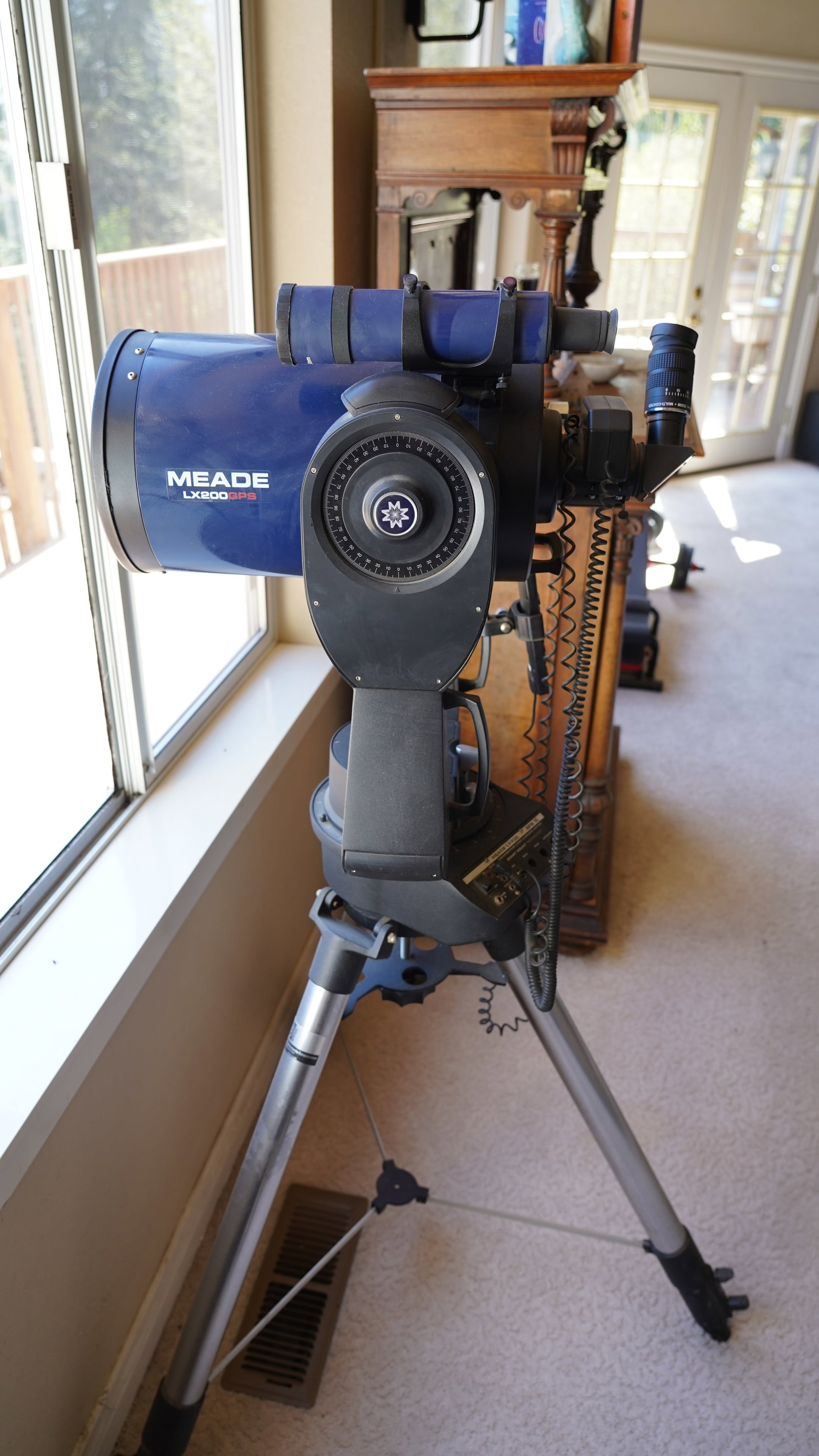 Meade LX200 GPS Telescope Computerized Go To Tripod Mount Astronomy Scope (1 of 5)