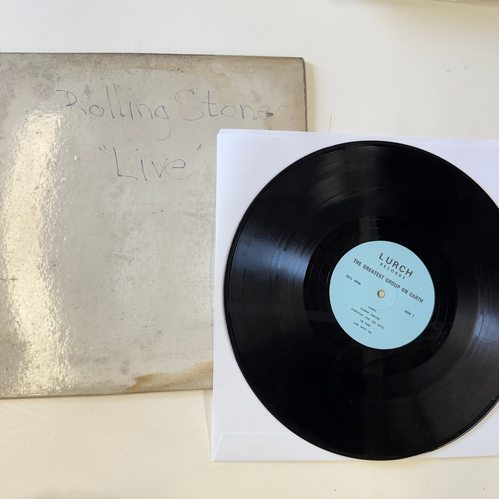 Vinyl Record: Rolling Stones - Live 70s Lurch Records: Classic band - Combined shipping: yes - Ships in a standard LP box with a plastic sleeve - Vinyl is cleaned for good measure - Shipping is done in-house.
