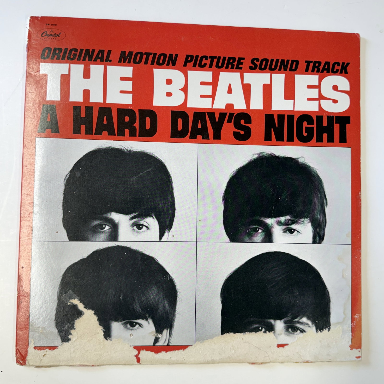 Vinyl Record: The Beatles Hard Day's Night: Classic stuff - Combined shipping: yes - Ships in a standard LP box with a plastic sleeve - Vinyl is cleaned for good measure - Shipping is done in-house.