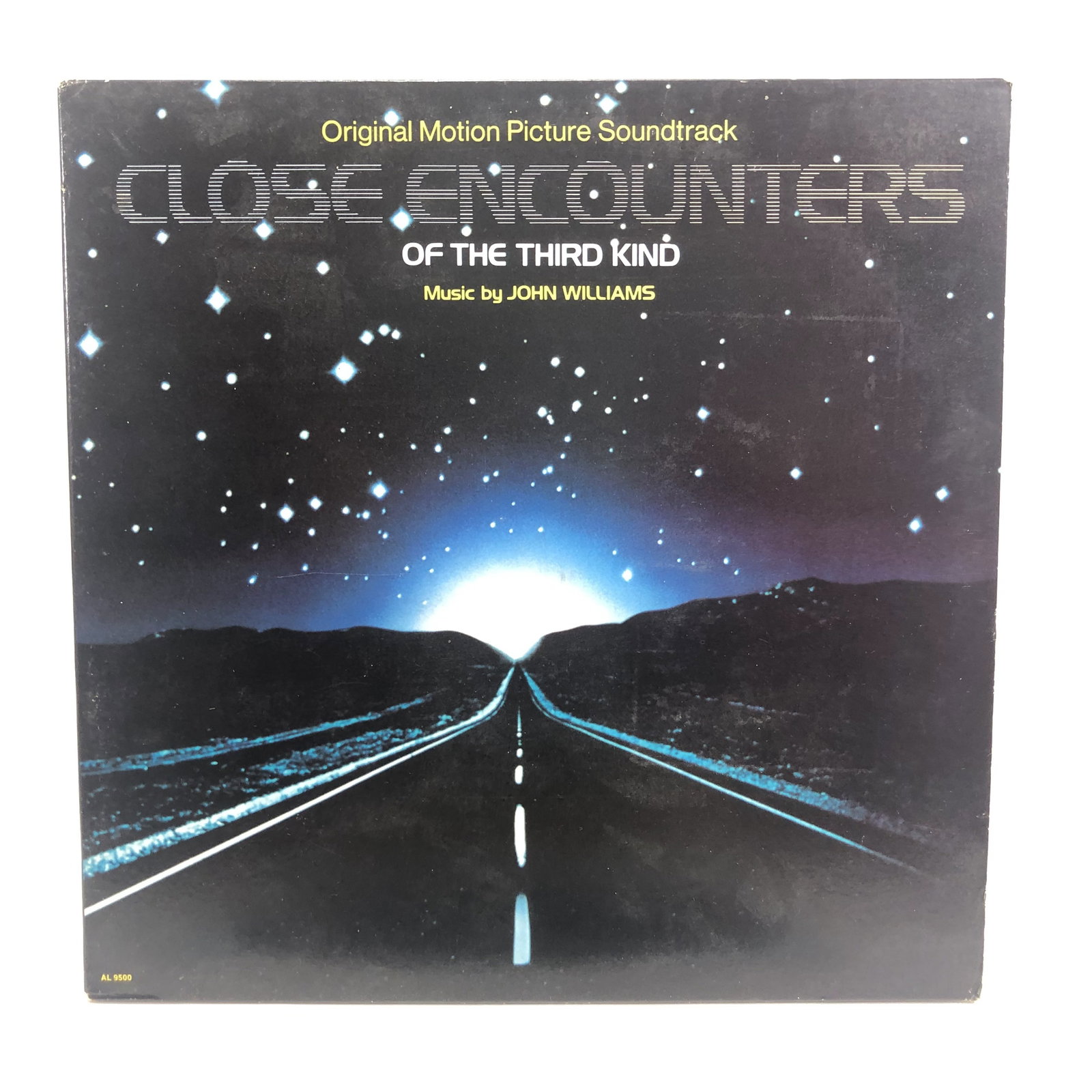 Vinyl Record Close Encounters Soundtrack: Overall good - Vinyl: good - Cover: good - has been cleaned - Ships in a standard LP box with plastic sleeve - Combined shipping: y