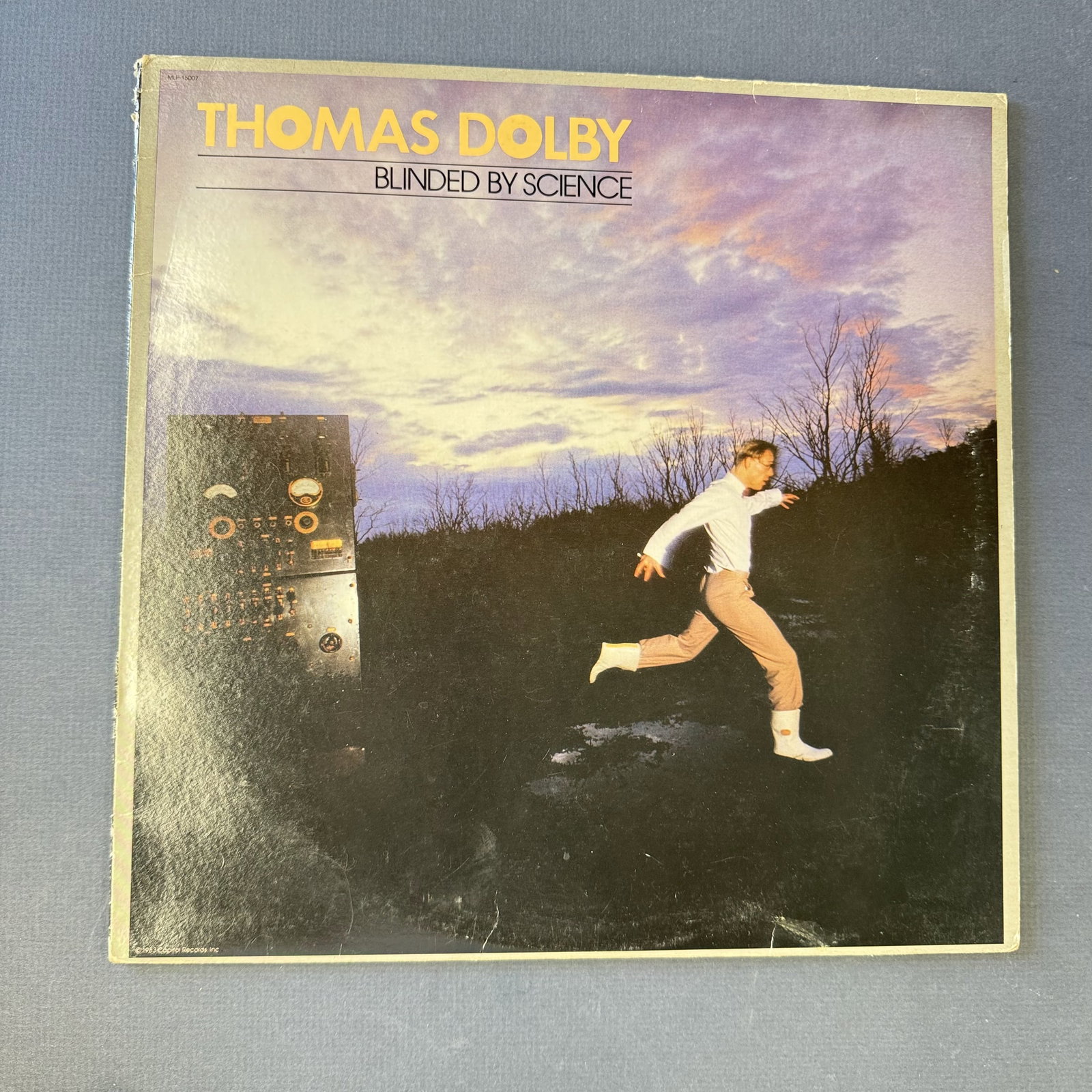 Vinyl Record Thomas Dolby Science...: Overall good - Vinyl: good - Cover: good - has been cleaned - Ships in a standard LP box with plastic sleeve - Combined shipping: y
