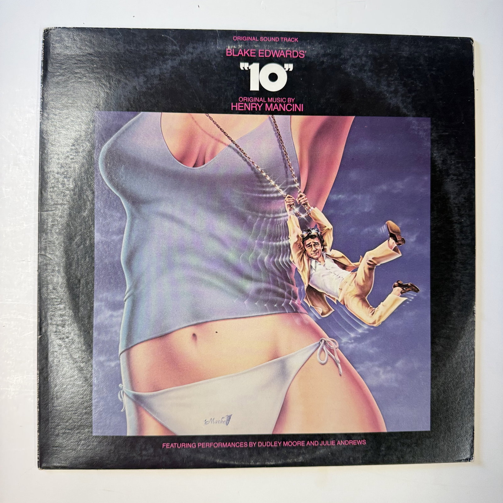 Vinyl Record 10 Movie Soundtrack: Overall good - Vinyl: good - Cover: good - has been cleaned - Ships in a standard LP box with plastic sleeve - Combined shipping: y