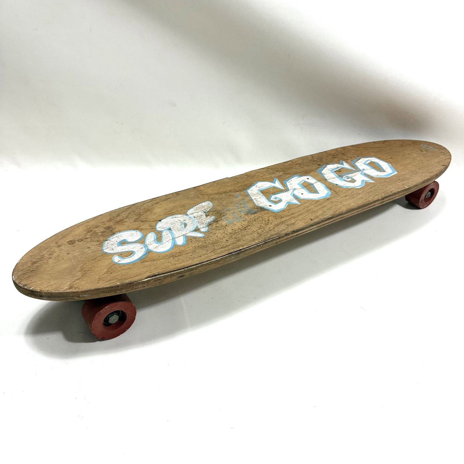 Vintage 60s Union Surfer Clay Wheel Skateboard: Into sidewalk surfing? If so add this to your collection.