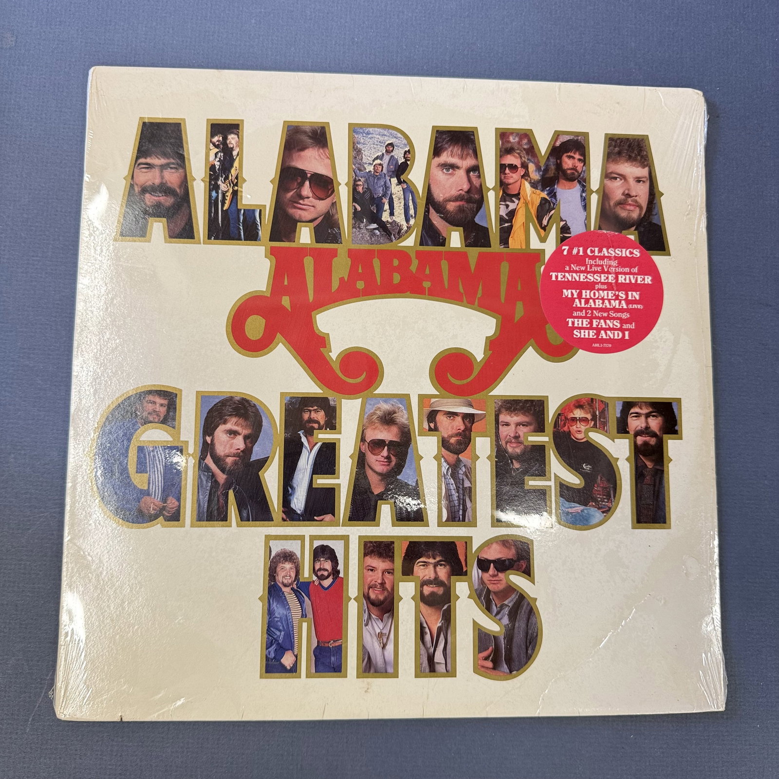 Sealed Vinyl Record Alabama Greatest Hits: Overall good -sealed - with some minor damage on the cover - Combined shipping: yes