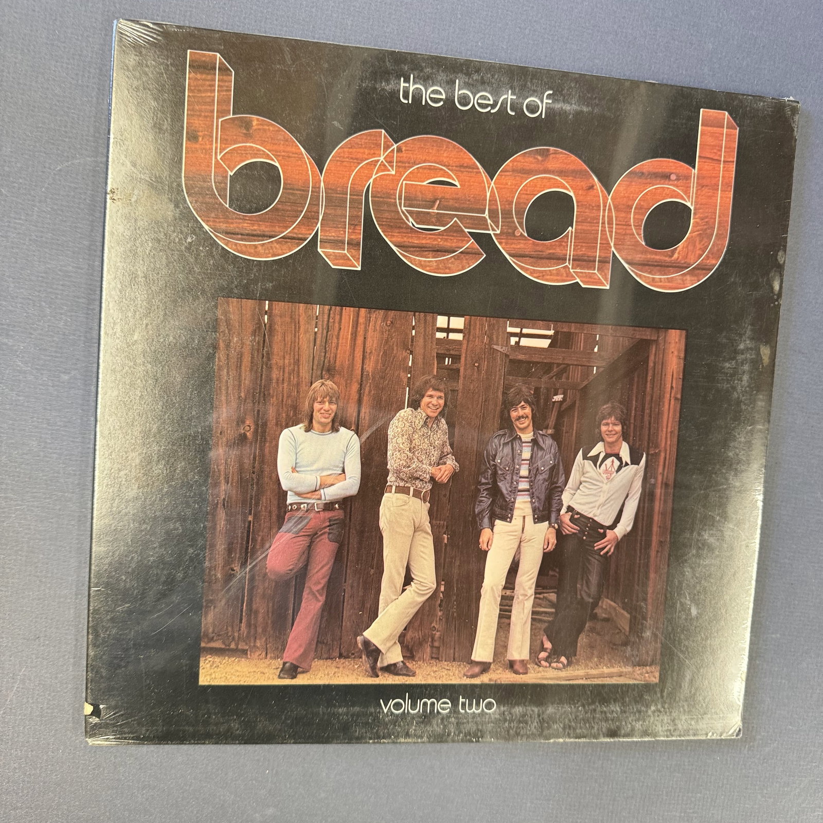 Sealed Vinyl Record Bread Best Of: Overall good -sealed - with some minor damage on the cover - Combined shipping: yes