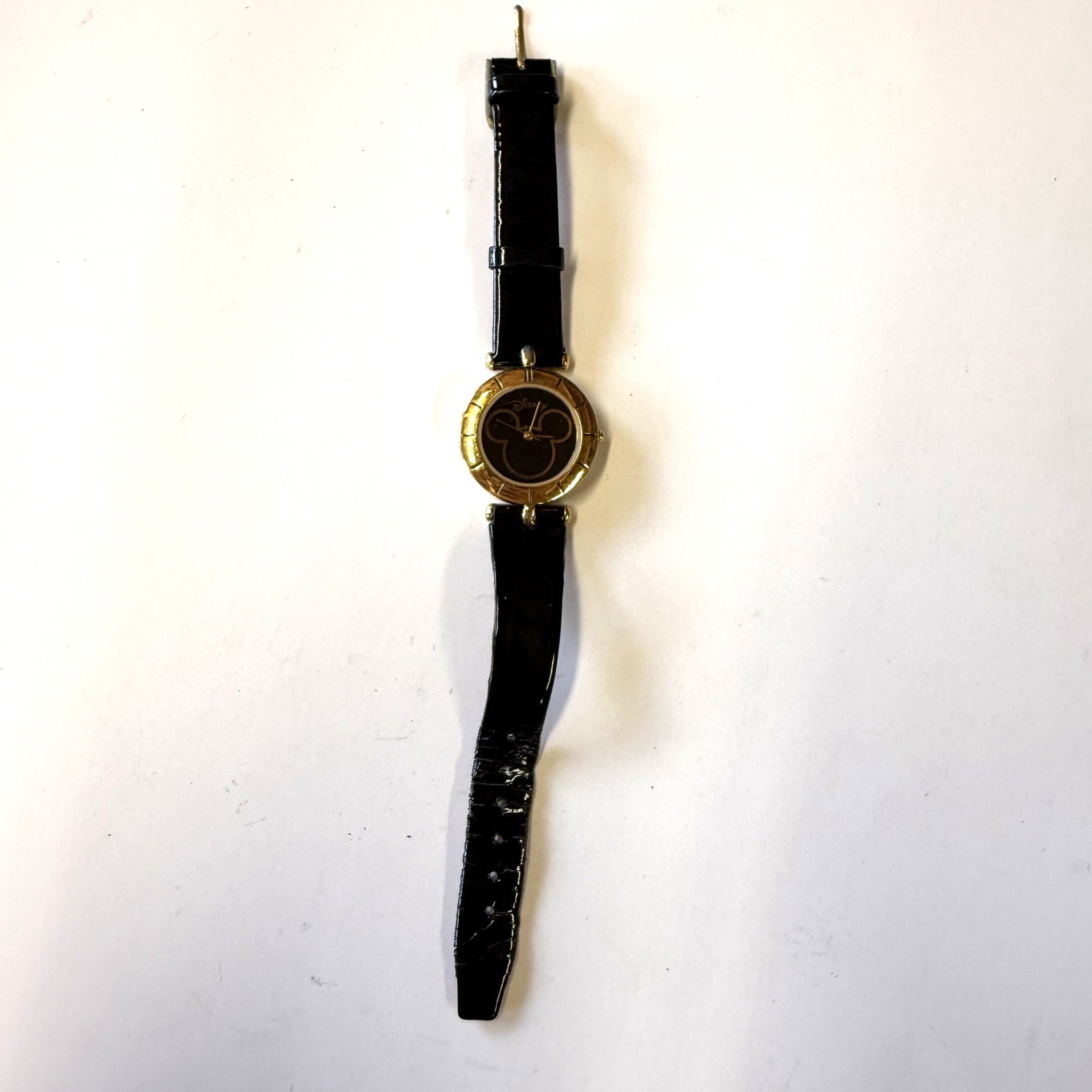 Disney Watch: Mickey Mouse: Overall fair - Item is not working - need battery - strap is worn - AS-IS - Combined shipping: yes