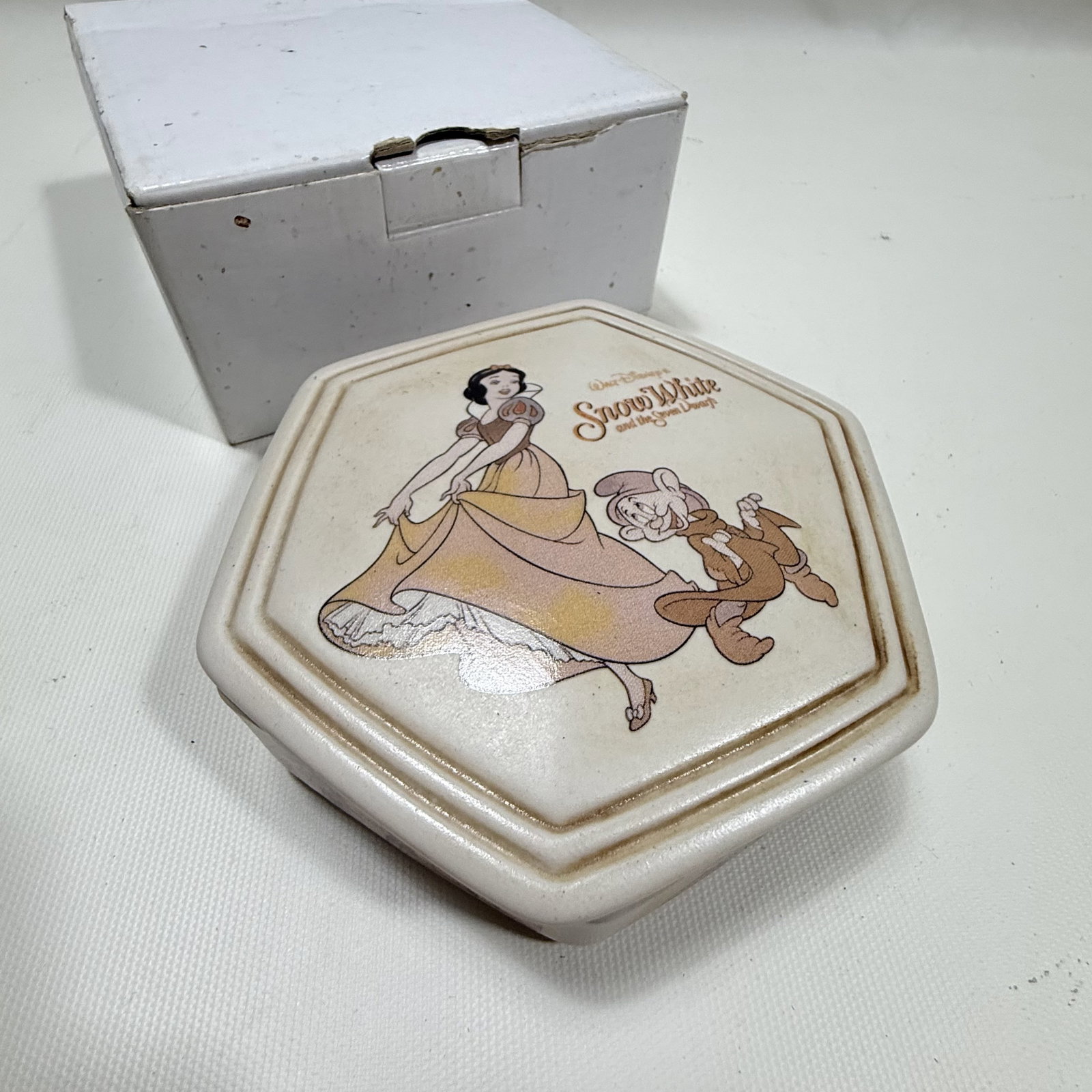 Disney Snow White Trinket Dish: comes in the original box