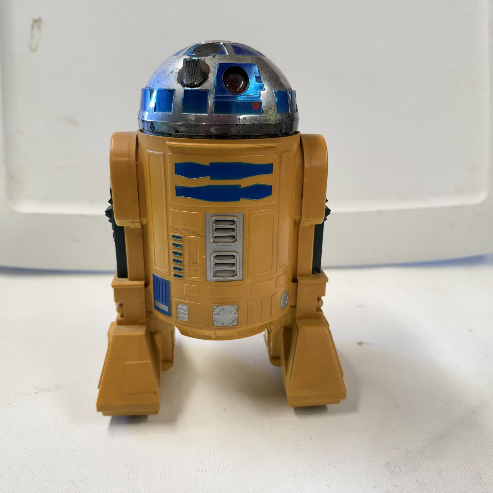 Vintage Star Wars Kenner R2-D2 Remote Control: This is the Droid you are looking for. He old and has a sunburn. Also, missing the remote. Also, is not functioning.