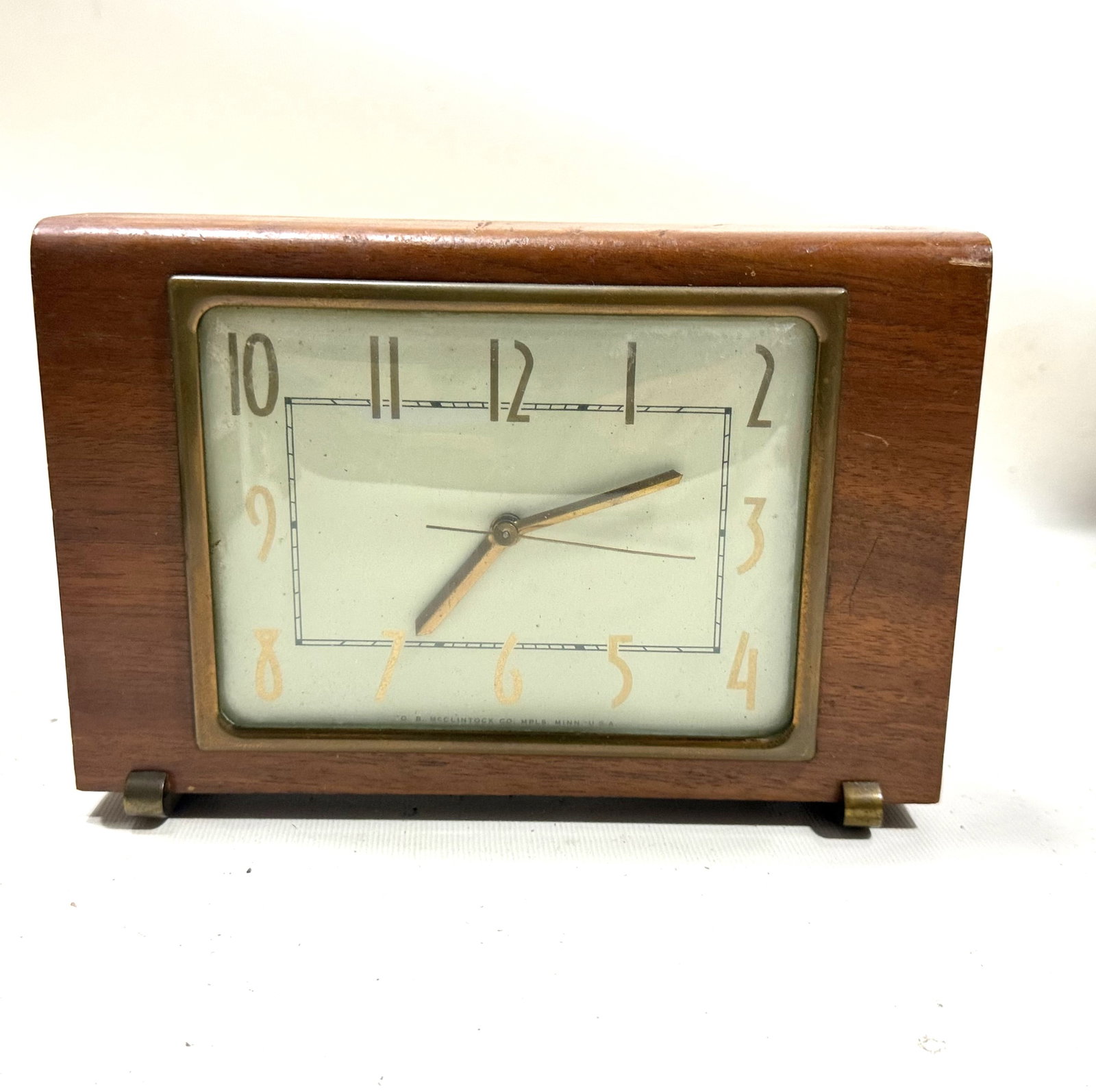 Vintage Wood Clock: This item powers up - Combined shipping offered.