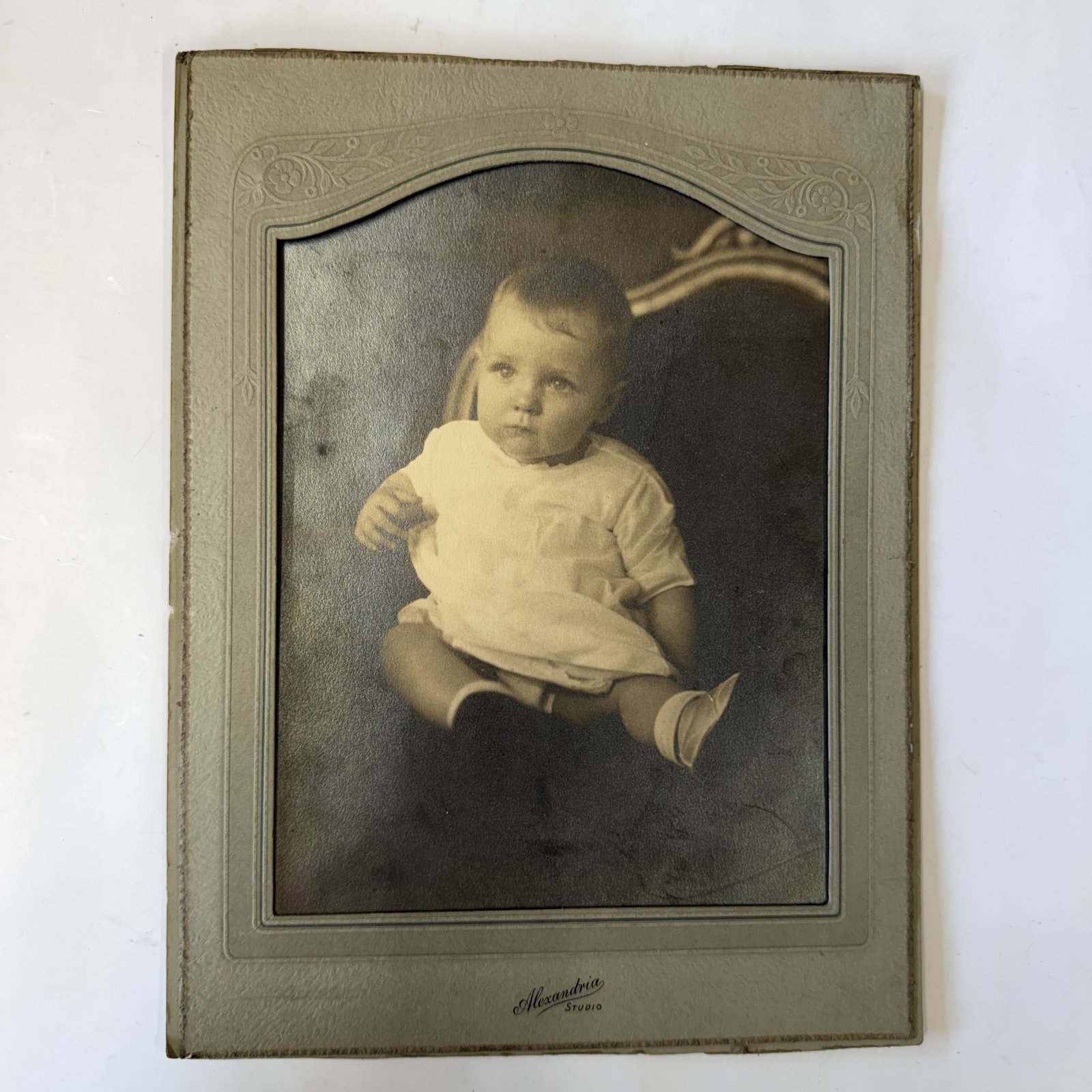 Antique 1929 Baby Photograph Portrait: Combined shipping offered.