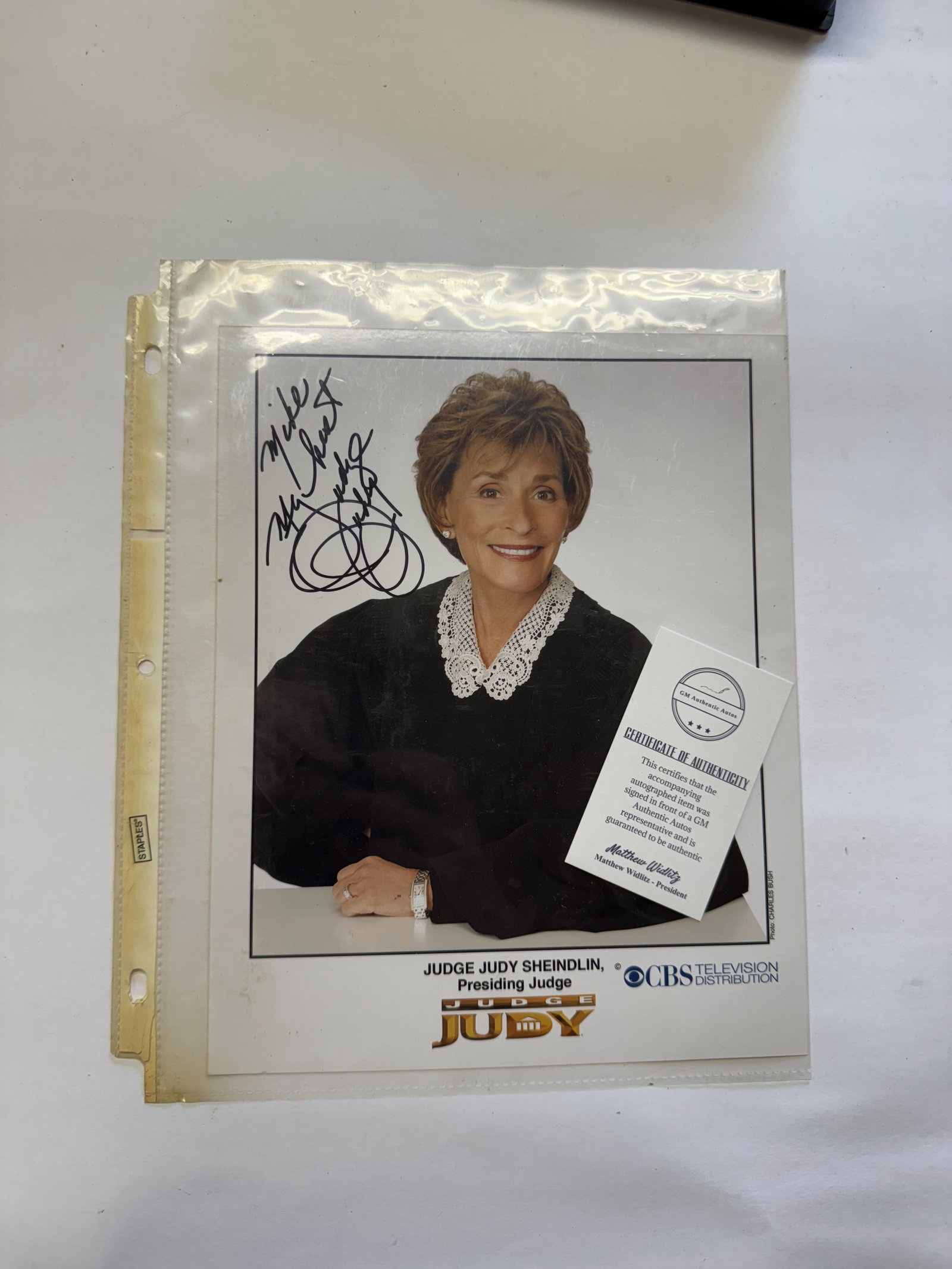 Judge Judy Autograph w/COA: Combined shipping offered.