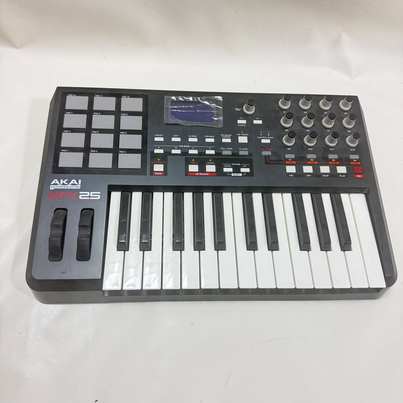 Akai MIDI Keyboard Trigger