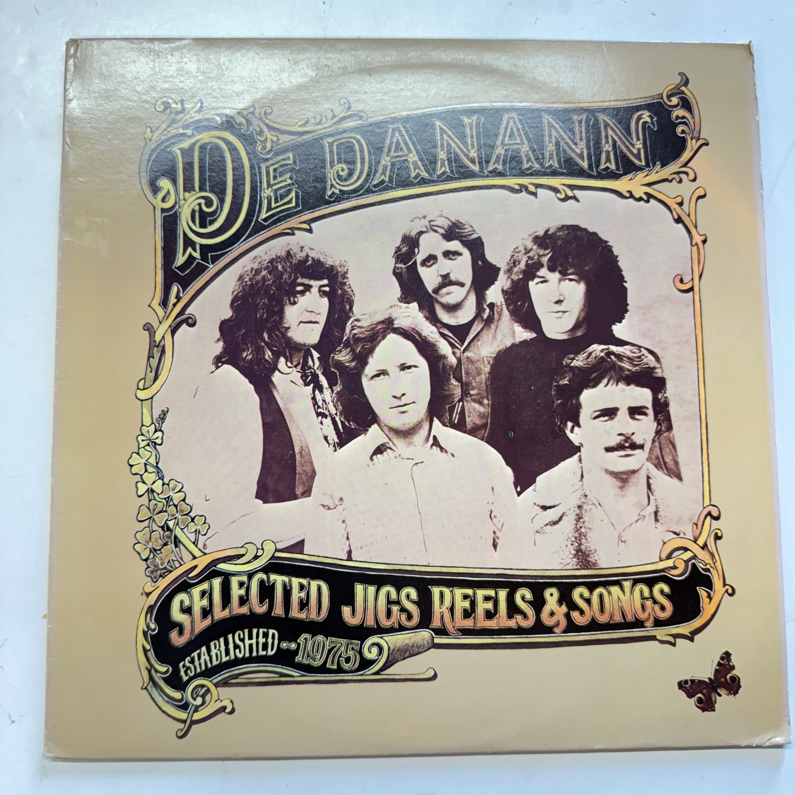 Vinyl Record: De Dannan Irish Folk: Combined Shipping: yes - Ships in a LP box with plastic sleeve