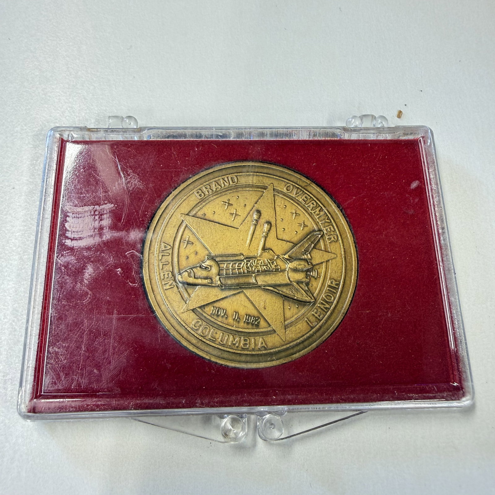 Vintage NASA Space Shuttle Launch Coin Medal: Combined shipping: yes