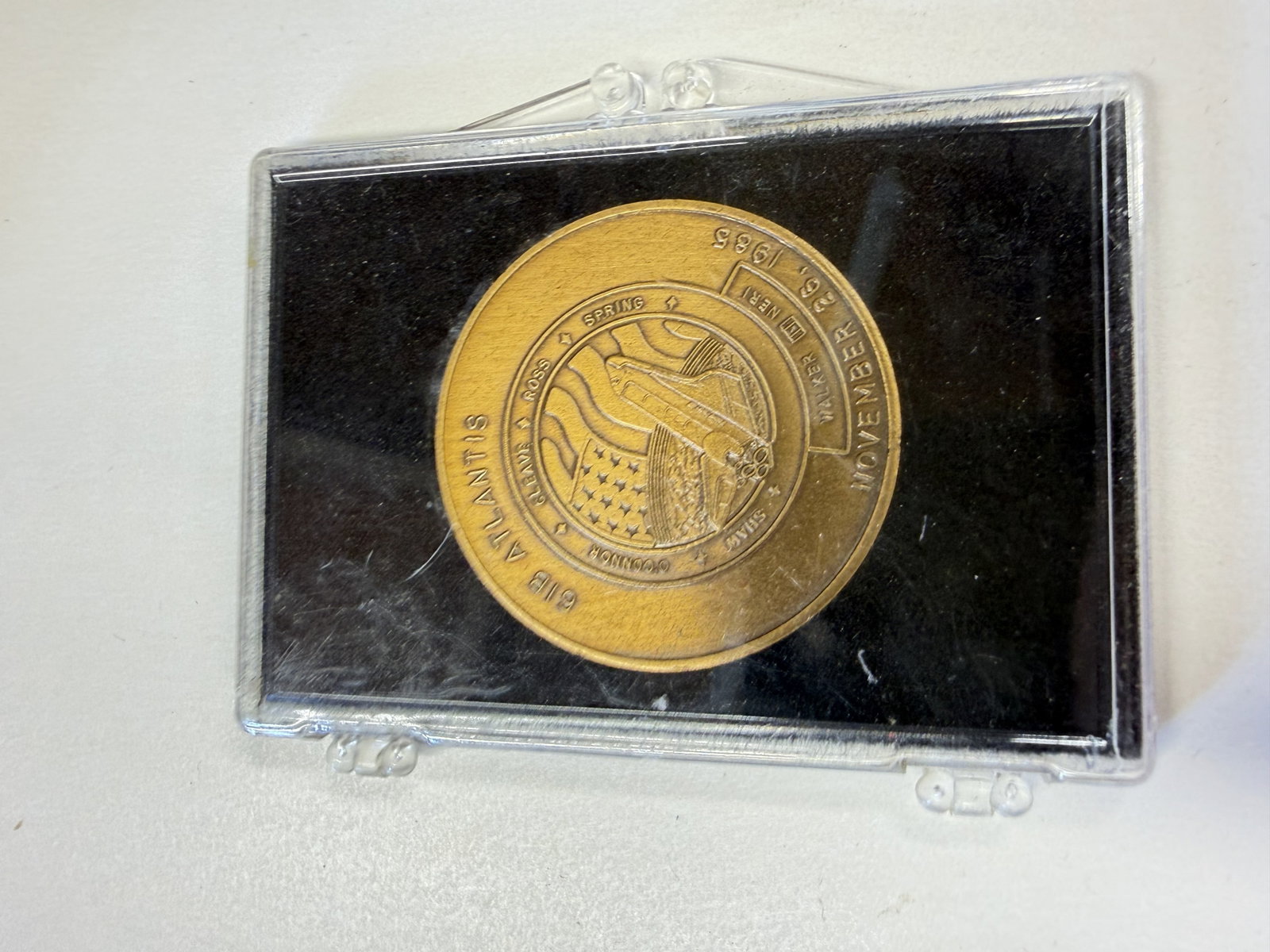 Vintage NASA Space Shuttle Launch Coin Medal: Combined shipping: yes