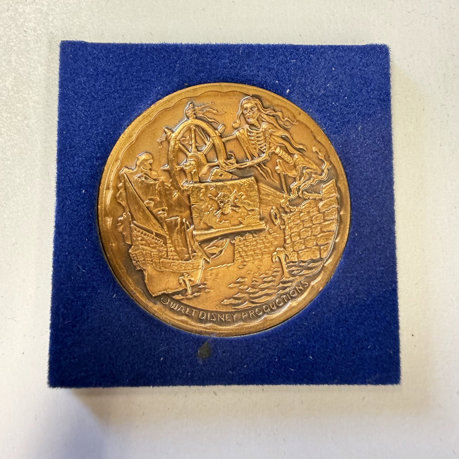 Vintage NASA Space Shuttle Launch Coin Medal: Combined shipping: yes