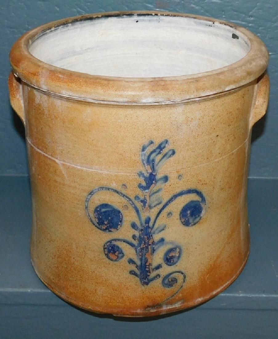 Blue decorated Pennsylvania crock. (1 of 2)