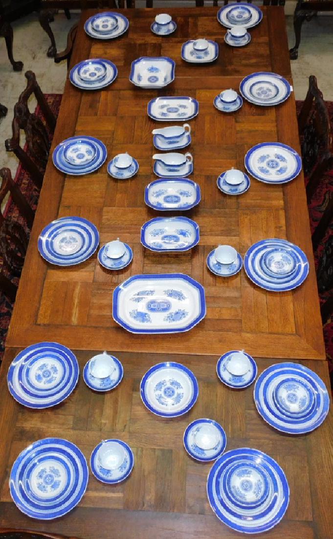 Approx. 68 pcs. Spode Fitzhugh pattern china. (1 of 3)