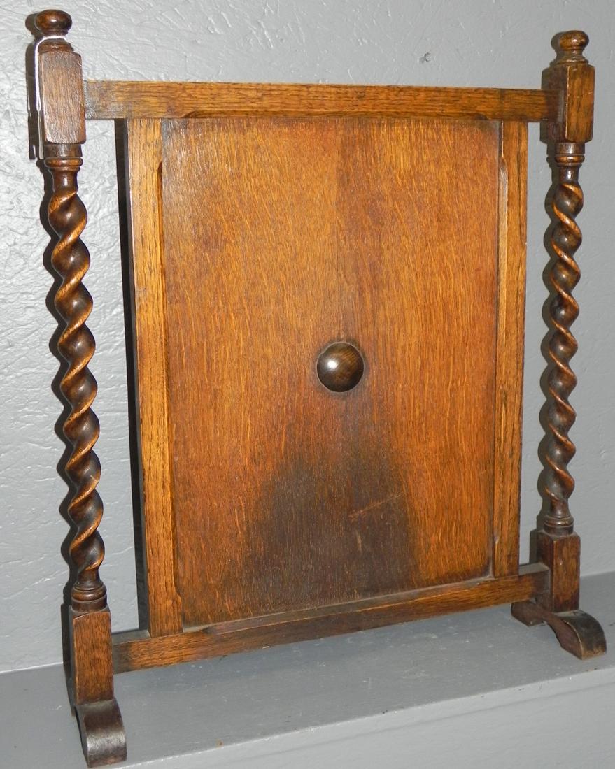 English oak barley twist fire screen. (1 of 1)