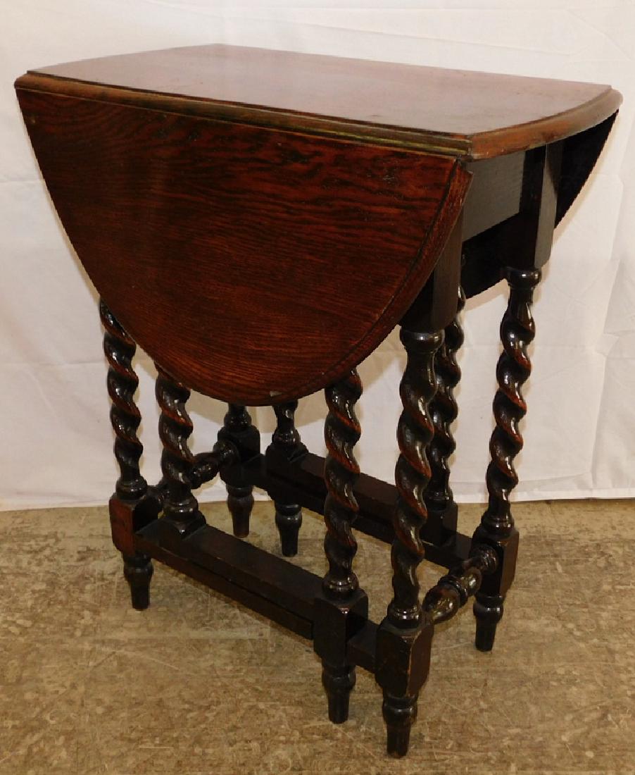 Small barley twist English oak gate leg table. (1 of 2)