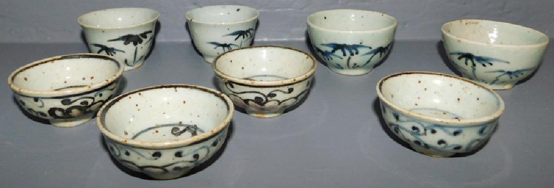 8 Chinese dipping cups. 2 1/2" dia.: 8 Chinese dipping cups. 2 1/2" dia.