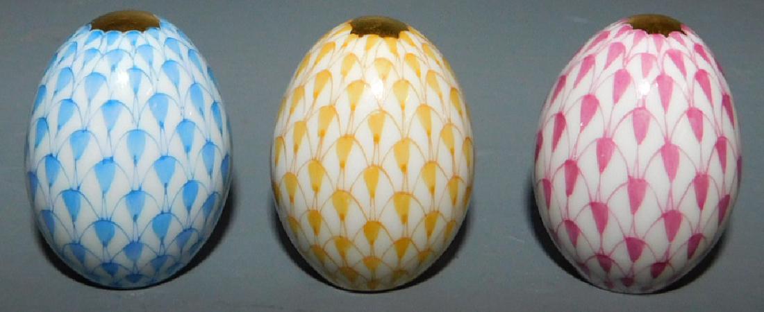 3 small Herend eggs. 1 1/4" tall.: 3 small Herend eggs. 1 1/4" tall.