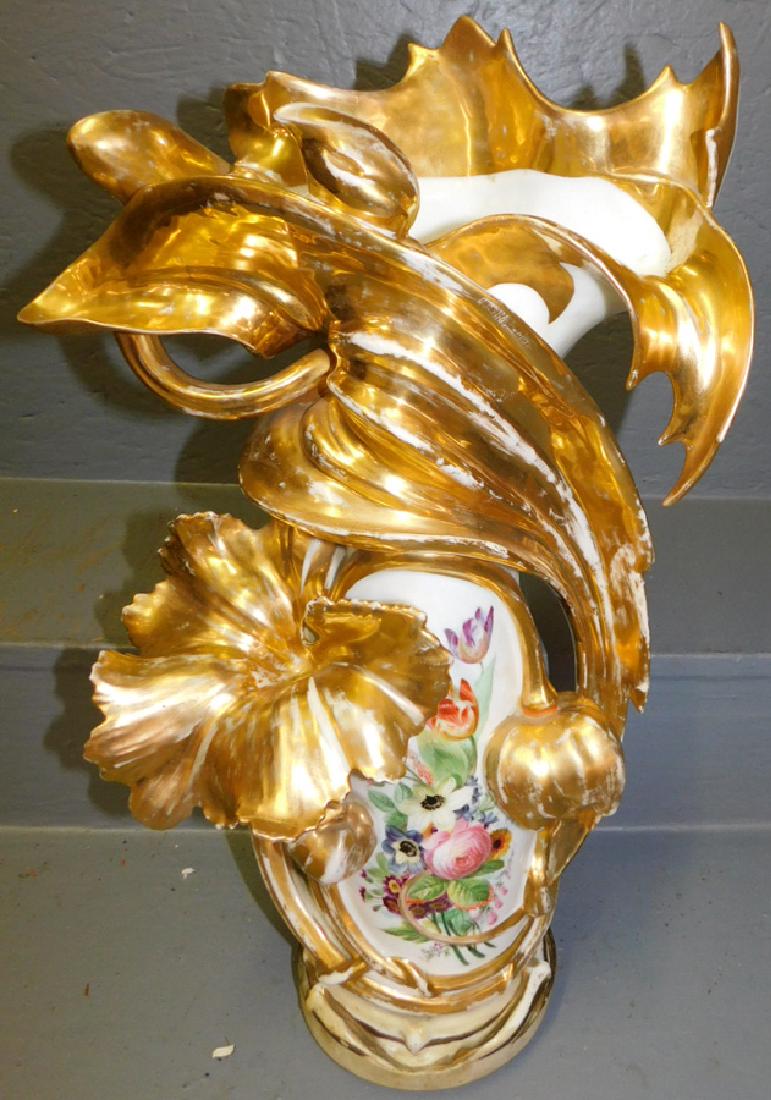 Beautiful gold decorated Old Paris vase. (1 of 4)