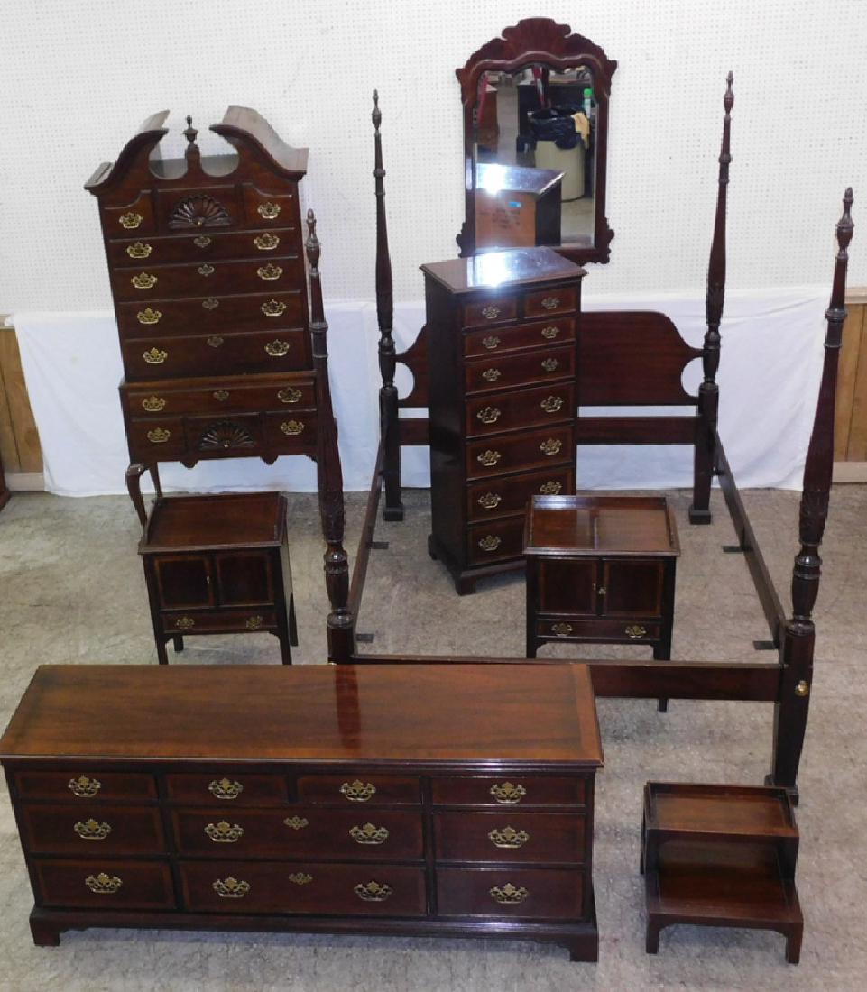 Drexel 8 pc. Bedroom suite. (1 of 16)