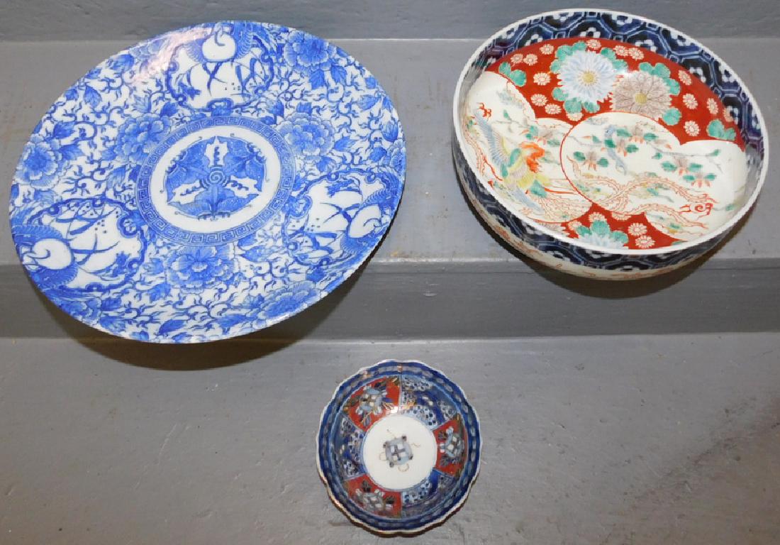 19th C Imari bowl,odd bowl, b&w Imari platter. (1 of 3)