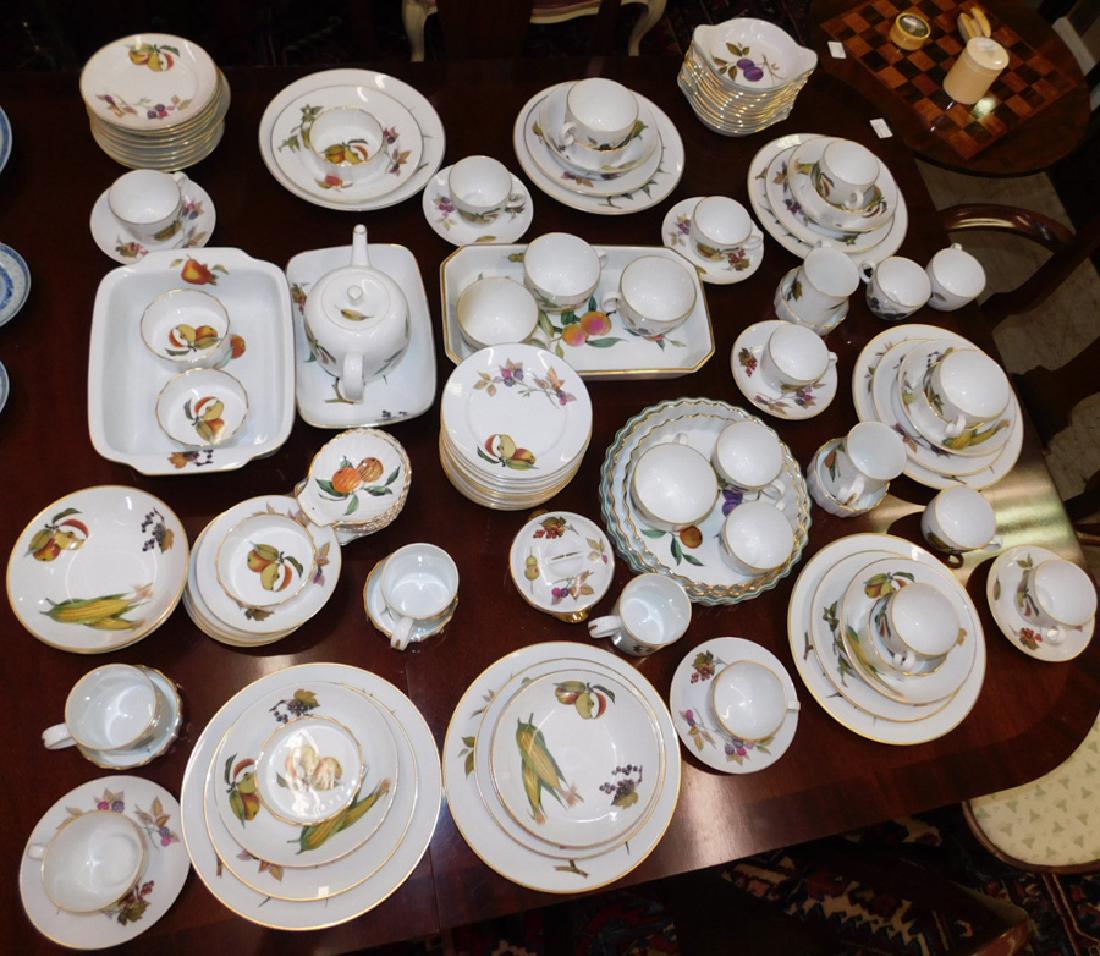 130 pc. "Evesham" Royal Worcester china (1 of 7)
