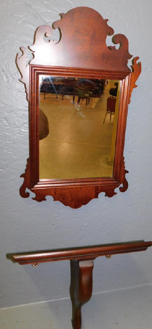 Henkel Harris mahog Chipp mirror & stand: Henkel Harris mahogany Chippendale style mirror and stand. Mirror is 20" x 12".