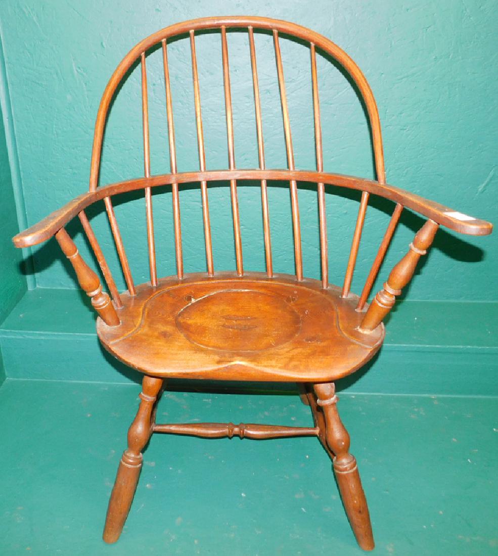 19th C American Windsor Arm chair (1 of 2)
