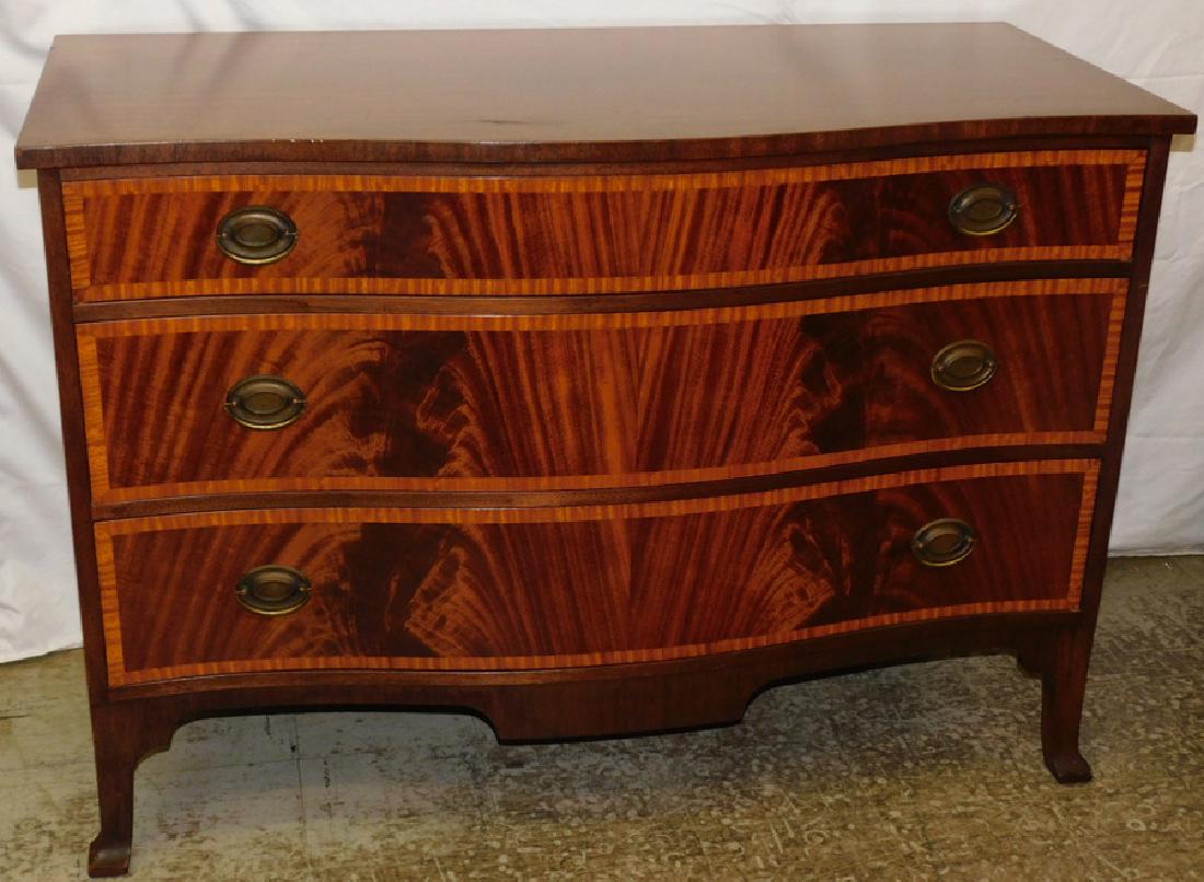 John Stewart Grand Rapids Mahog Serp Chest: Mahogany Serpentine Chest By John Stuart Inc. New York - Grand Rapids . 48" W 22" D 34" H