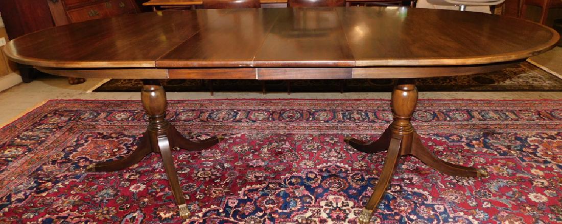 Henkel Harris Banded Top Mahog 2 Pedestal table (1 of 7)