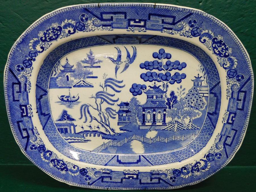 Blue Willow Platter (1 of 3)