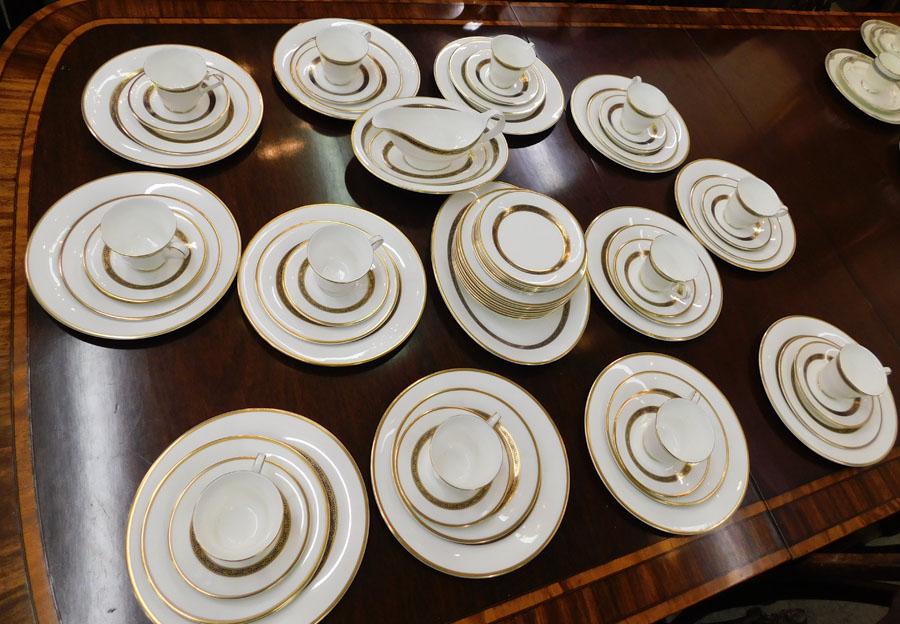 66 Pc Harlow Royal Doulton Dinner Set (1 of 2)