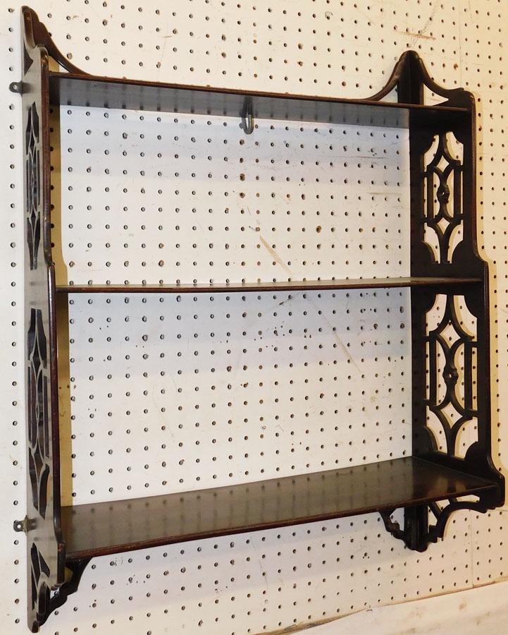Chippendale Style Mahogany Hanging Shelf (1 of 4)