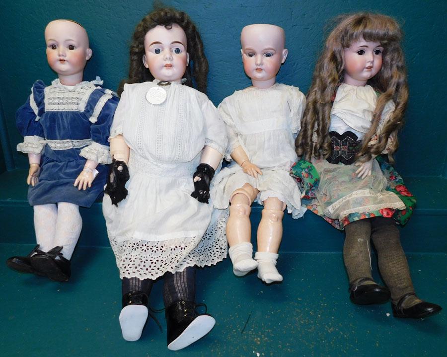 Lot 4 Antique Dolls (1 of 5)