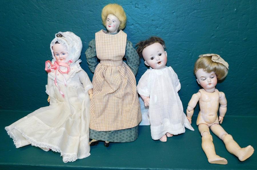Lot 4 Antique Dolls (1 of 4)