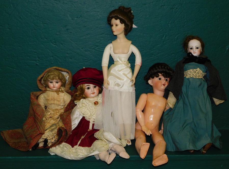 Lot 5 Antique Dolls (1 of 6)
