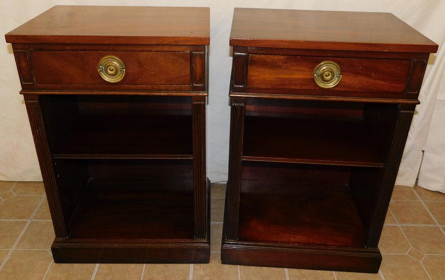 Pair Mahogany Night Stands By Kittinger: Pair Mahogany Night Stands By Kittinger. 19 1/2" W 15" D 29 1/2" H