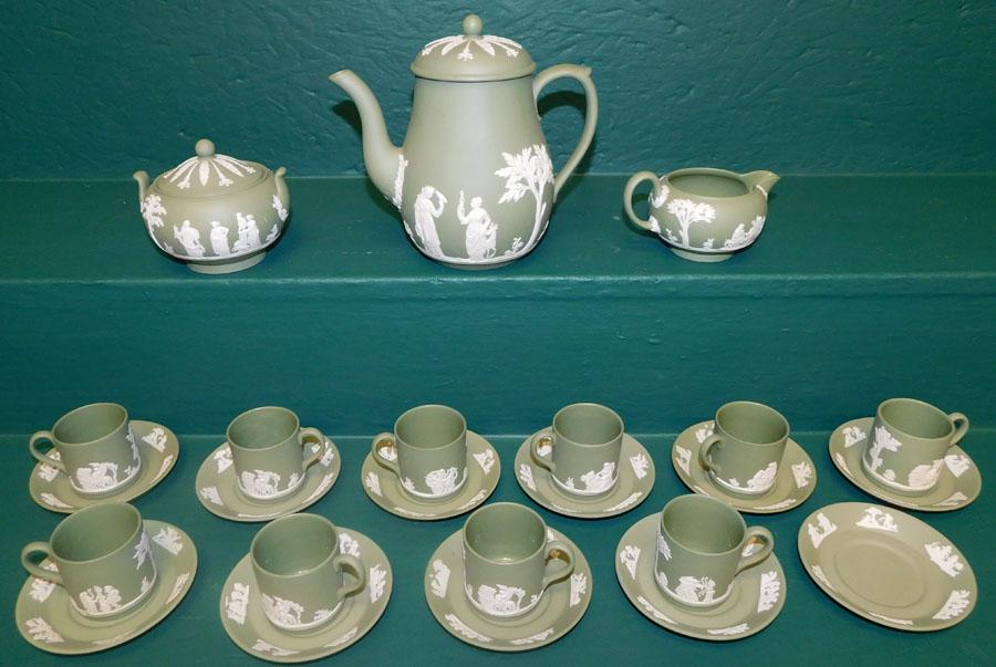 25 Pc Wedgewood Tea Set (1 of 6)