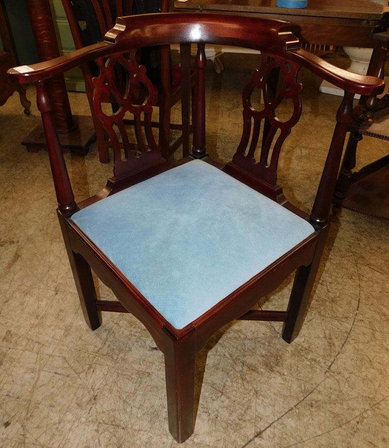 Mahogany Corner Chair By Hickory Chair: Mahogany Corner Chair By Hickory Chair 33 1/2" H