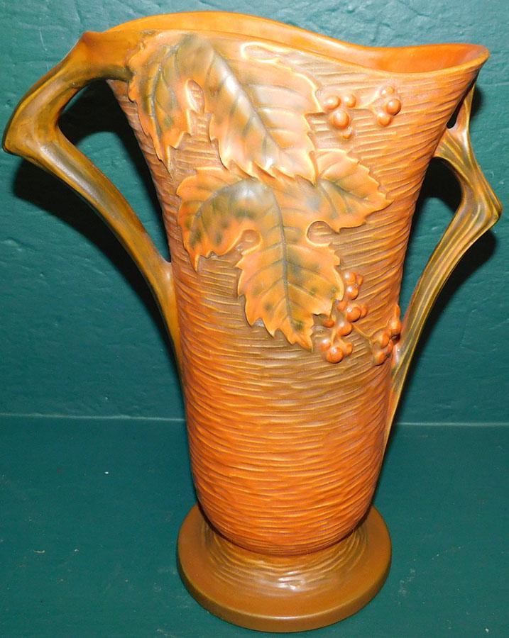 Roseville Bushberry Two Handle Vase (1 of 3)