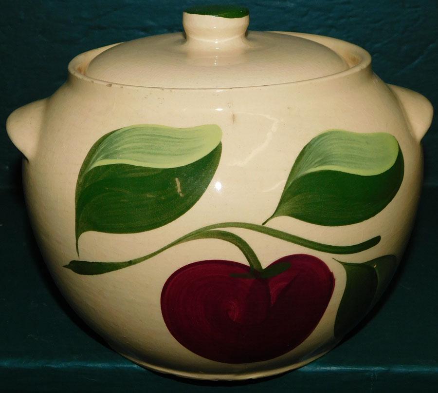 Watt Pottery Apple Bean Pot (1 of 3)