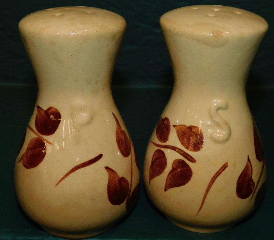 Watt Pottery Autumn Foliage S&P Shakers (1 of 3)