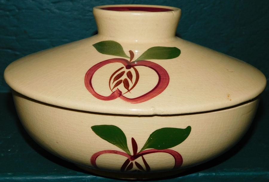 Watt Pottery Open Apple Covered Casserole (1 of 4)