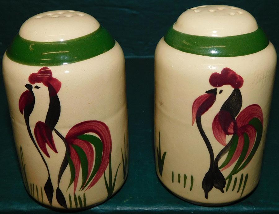 Watt Pottery Rooster Salt & Pepper Shakers (1 of 3)