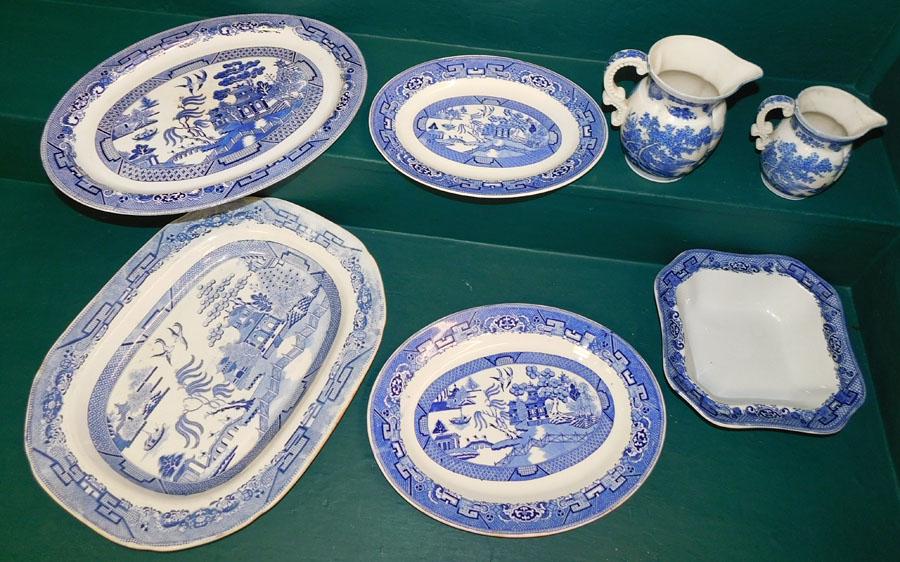 7 Pc  Blue & White Items (1 of 11)